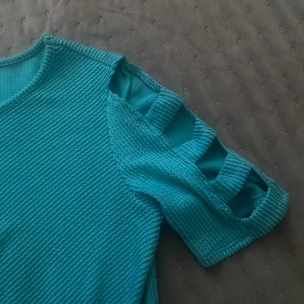 by & by Aqua Textured Blouse